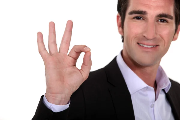 Muž dává OK-ruka gesto — Stock fotografie