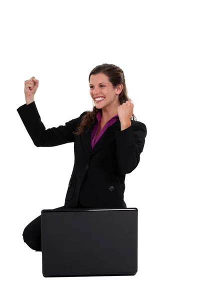 Geschäftsfrau feiert Sieg — Stockfoto