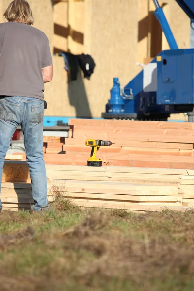 Construção com tábuas de madeira — Fotografia de Stock
