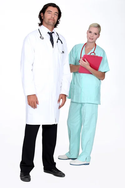 Врач и медсестра — стоковое фото
