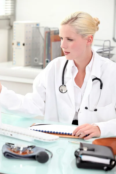 Female doctor consultation — Stock Photo, Image