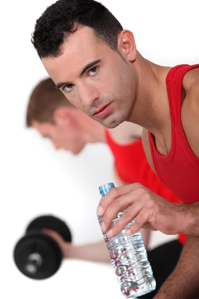 Twee mannen uit te werken — Stockfoto