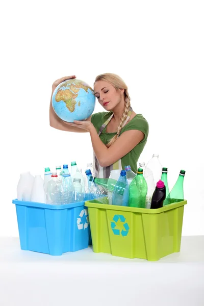 Vrouw zeer bezig door ecologie — Stockfoto