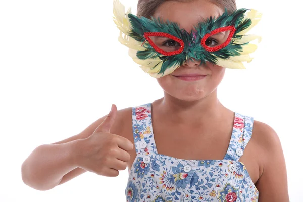 Tüy maskesi küçük kız — Stok fotoğraf