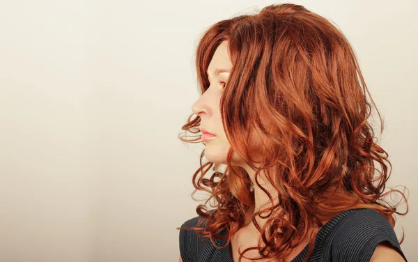 Włosy kobieta rudy — Zdjęcie stockowe