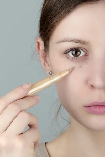 Onder ogen concealer — Stockfoto