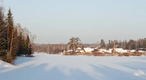Вид на зимнюю деревню — стоковое фото