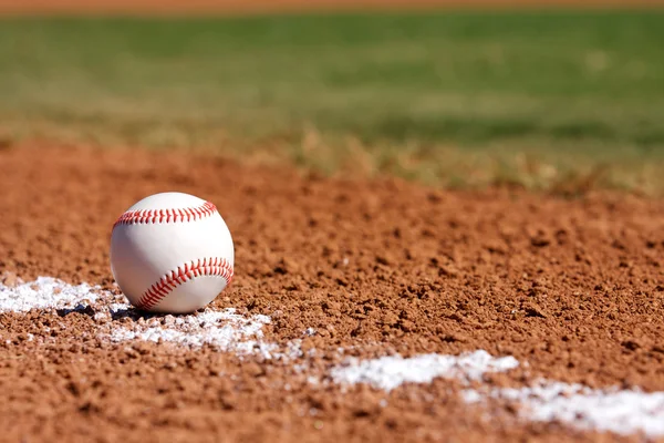 Baseball nell'Infield — Foto Stock