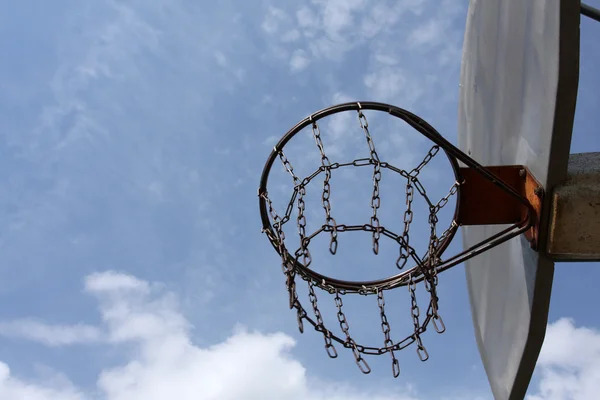 野外バスケットボール・フープ — ストック写真