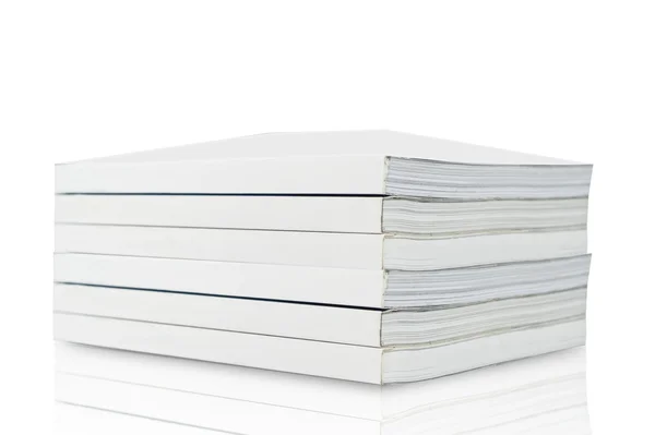 Blanco boek over witte achtergrond — Stockfoto