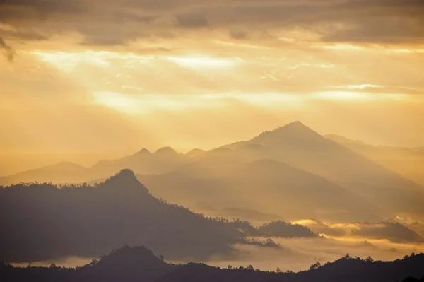Sunset with mountain landscape, light — Stock Photo, Image