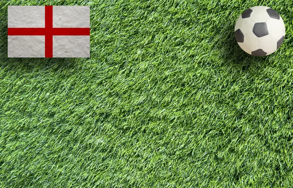 Knetmasse Fußball auf Gras Hintergrund — Stockfoto