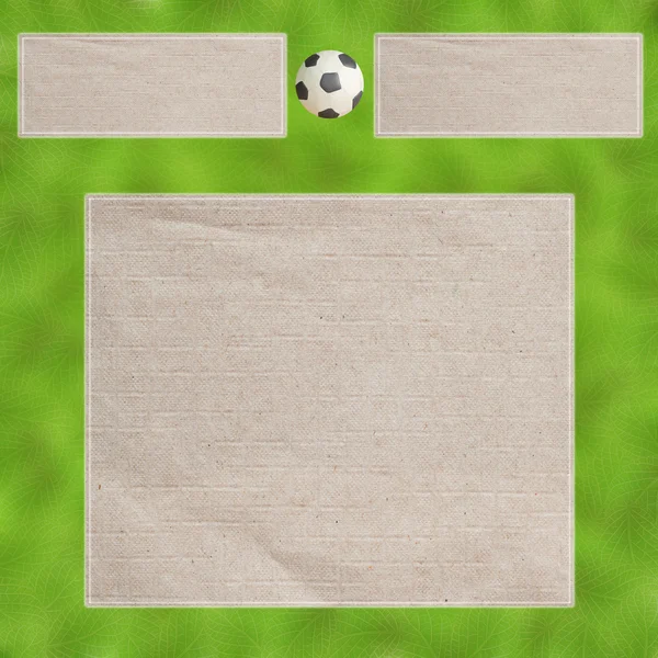 橡皮泥足球上的枫叶和纸，框架背景 — 图库照片