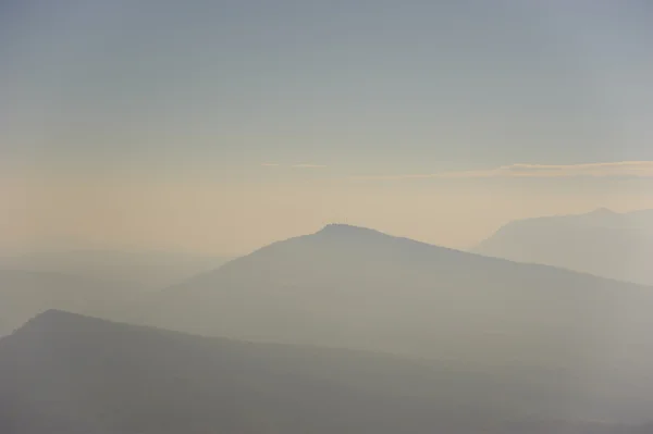 Dağ manzarası, seyahat ve arka plan için günbatımı — Stok fotoğraf