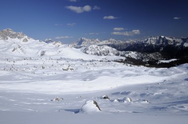 kar ve kayalar, san pellegrino geçmek, dolomites