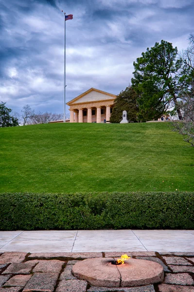 Fuoco eterno dalla tomba di John Kennedy, Arlington, Virgina, USA — Foto Stock