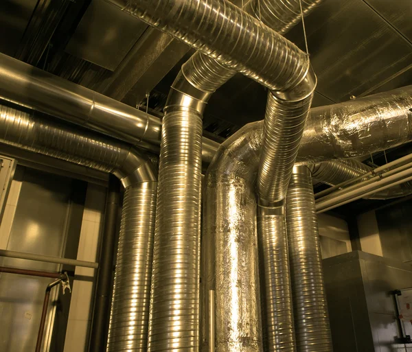Tubos de ventilação de ar condicionado industrial — Fotografia de Stock