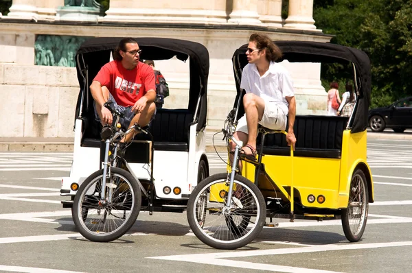 Pedicabs in rest — Stock Photo, Image