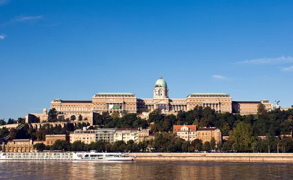 Panorama Zamku Królewskiego w Budapeszcie — Zdjęcie stockowe