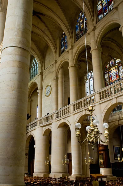 Innenraum der Kirche Saint Etienne — Stockfoto
