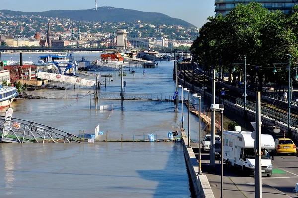 El muelle inundado del Danubio — Foto de Stock