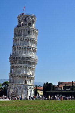 Eğik Pisa Kulesi