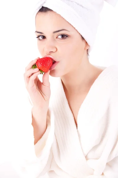 Nő eszik egy eper — Stock Fotó