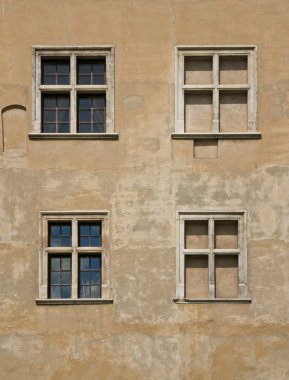 dört eski windows