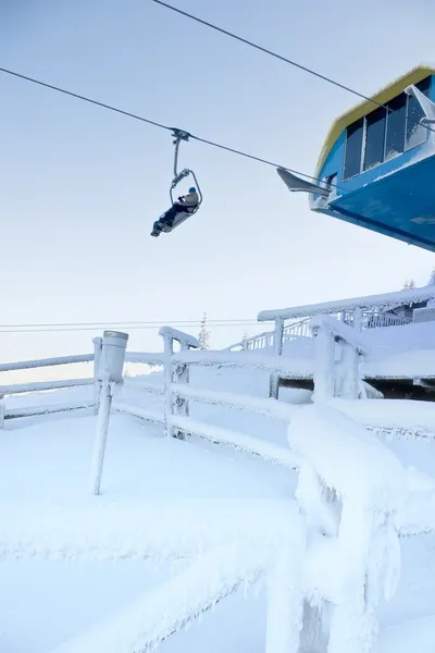 Wyciąg narciarski zimą — Zdjęcie stockowe