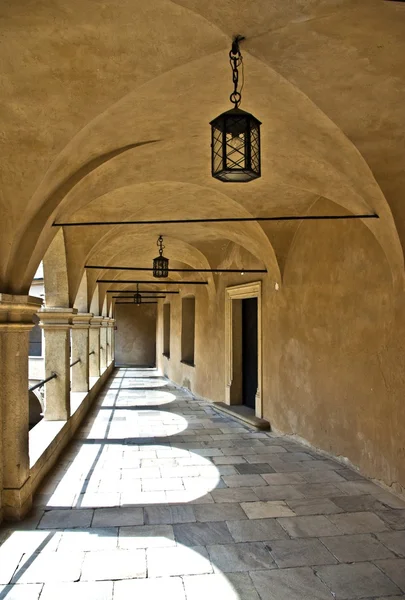 Двор замка аркады Пиескова Скала — стоковое фото