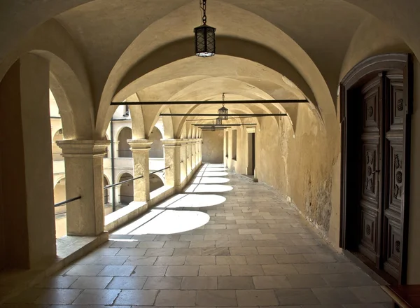 Двор замка аркады Пиескова Скала — стоковое фото