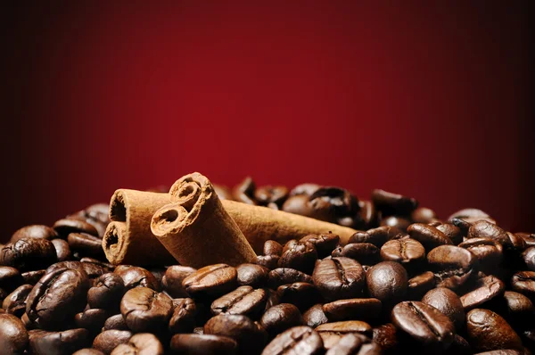 Кофе и корица — стоковое фото