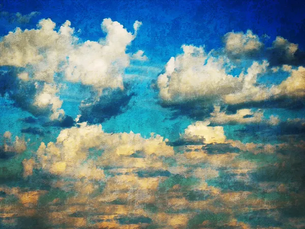 Ciel vintage bleu avec des nuages blancs . — Photo