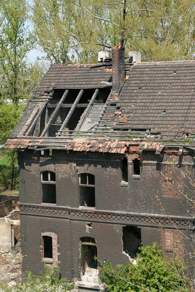 Разрушенное здание — стоковое фото