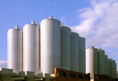 Modern bira fabrikası