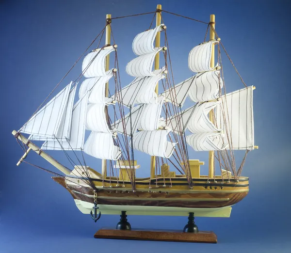 Yelkenli gemi mavi — Stok fotoğraf