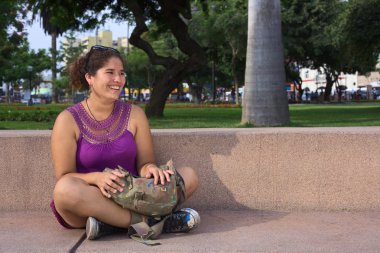 Perulu genç kadın Park Lima, peru