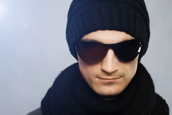 Stylish handsome man in dark sunglasses — Stock Photo, Image