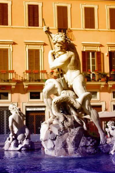 Piazza Navona, fuente de Roma de cuatro ríos —  Fotos de Stock
