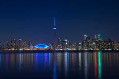 Toronto gece manzarası kule şehir gökdelenler gece görünümü