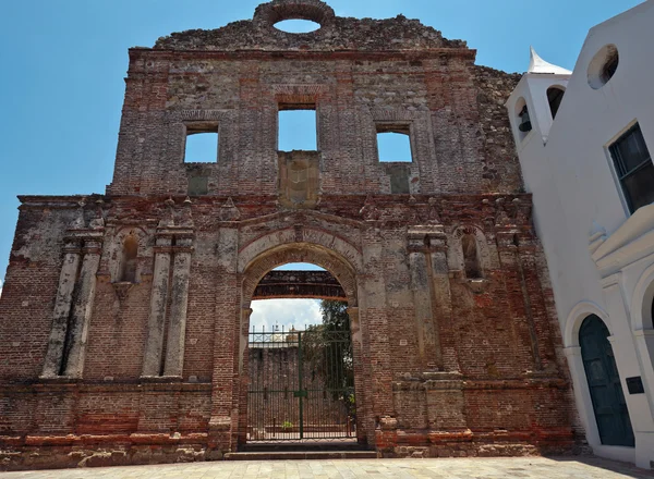 Ruinerna av kyrkan och santo domingo klostret i panama city — Stockfoto