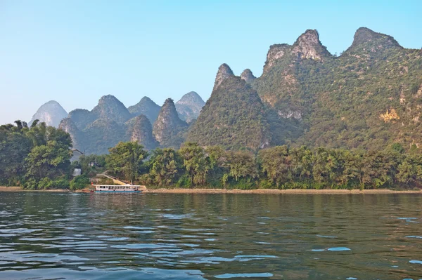 Li Nehri yakınında yangshuo guilin dağlar — Stok fotoğraf