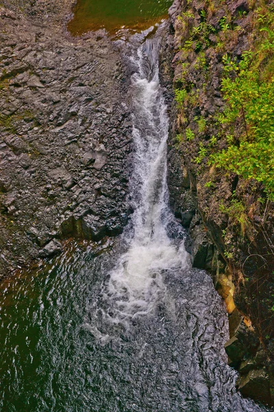 Водопад в Национальном парке Хелеакала в Гавайях — стоковое фото