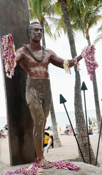 Statua del Duca Kahanamoku Waikiki, Isola di Oahu Hawaii — Foto Stock