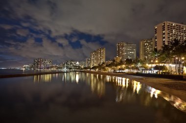 Waikiki beach, oahu Adası hawaii, cityscape günbatımı