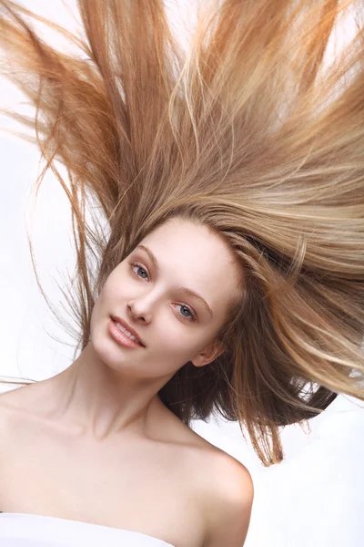 Hosszú hajú lány. — Stock Fotó