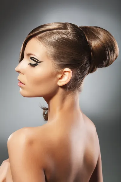 Gyönyörű lány, frizura — Stock Fotó