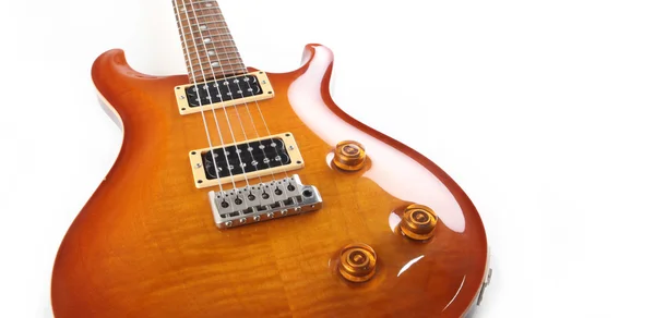 Guitarra elétrica isolada no fundo branco — Fotografia de Stock