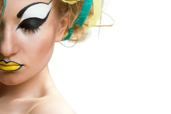 年轻女子与创意化妆 — 图库照片