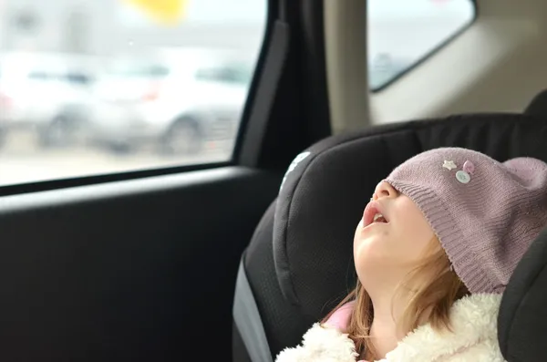 Μωρό ύπνο στο κάθισμα αυτοκινήτου — Φωτογραφία Αρχείου